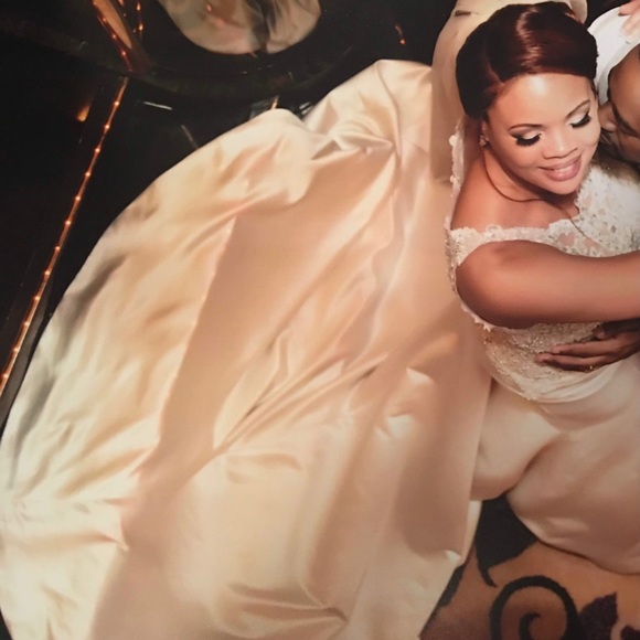 Gorgeous Wedding Dress🤩🥰 - Picture 3 of 4